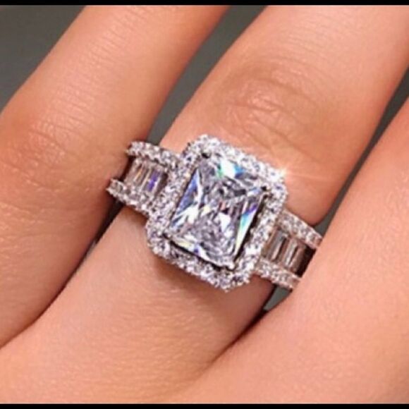 Beautiful White CZ Diamond Ring - Picture 5 of 7